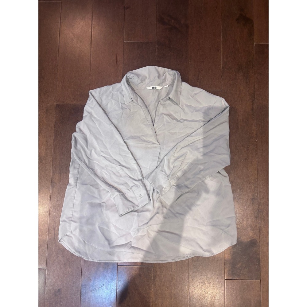 Uniqlo Rayon Long Sleeve Blouse Light Green Grey Button Down Shirt Minimalist